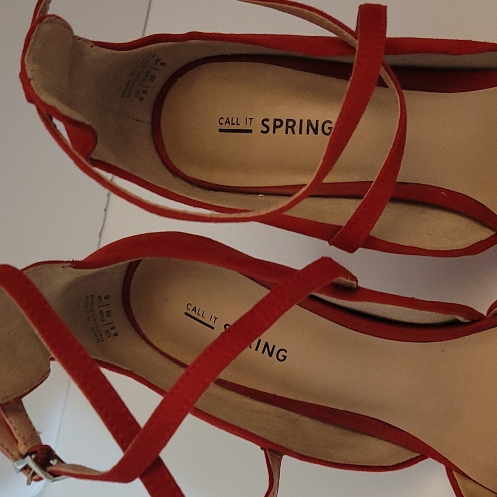 Red High heels - Picture 3 of 5